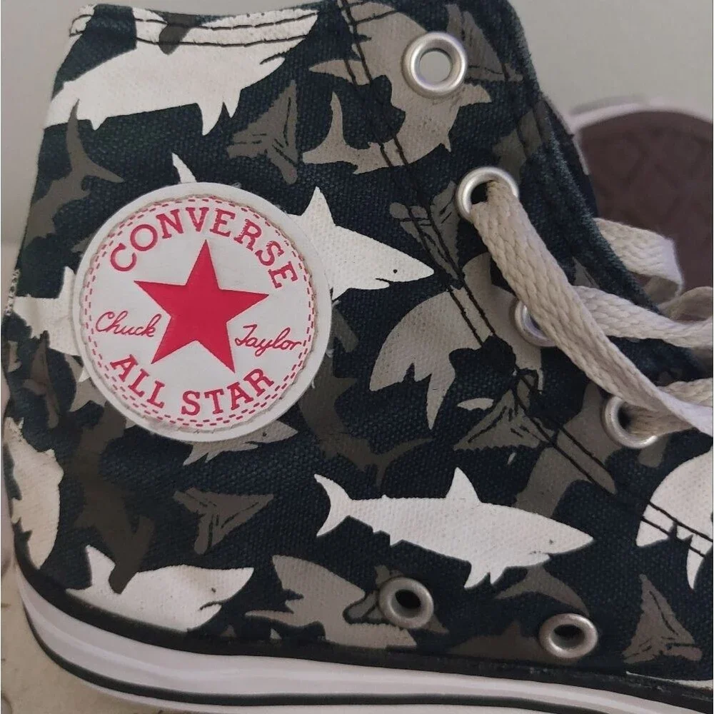 𝅺Converse Unisex Kids Chuck Taylor All-Star HI Black Shark Sneaker Shoe